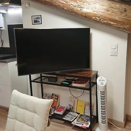 Apartman Sete. Tres Joli Studio Mansarde.