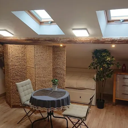 Apartman Sete. Tres Joli Studio Mansarde. *