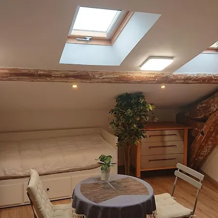 Apartman Sete. Tres Joli Studio Mansarde. Sète